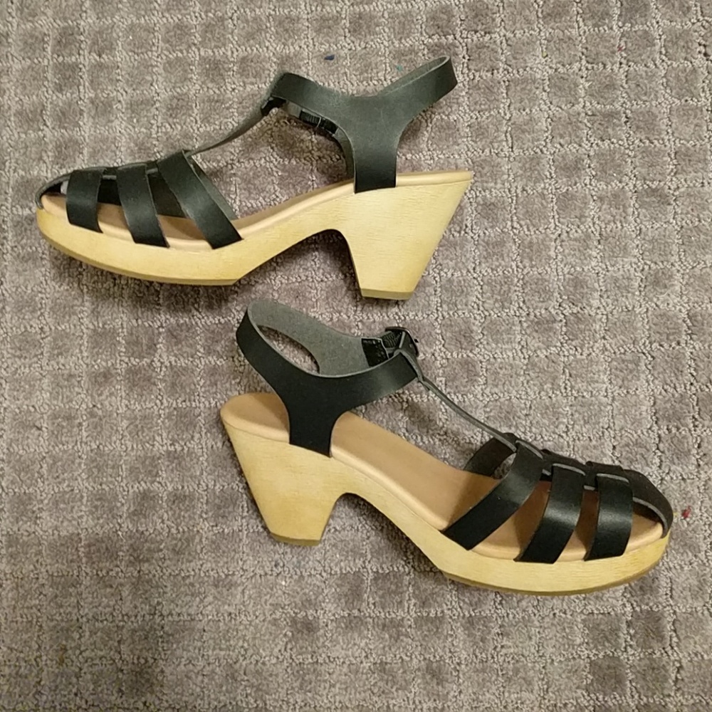 Black strapped high heals